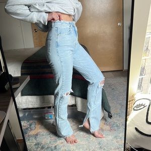 Zara light wash split hem jeans - size 27.